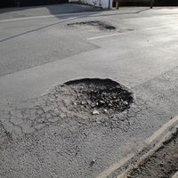 Hay 1,000 millones de pesos para tapar baches en CDMX. Seis meses después, las alcaldías aún no los han gastado 