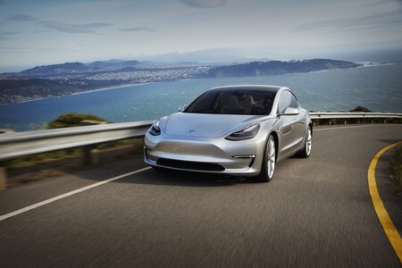 El coche eléctrico más barato de Tesla podría ser un Model 3 compacto 'made in' Alemania que promete llegar en 2023