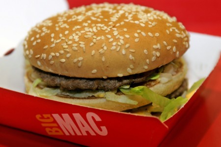 El índice Big Mac y la contradicción de las devaluaciones competitivas