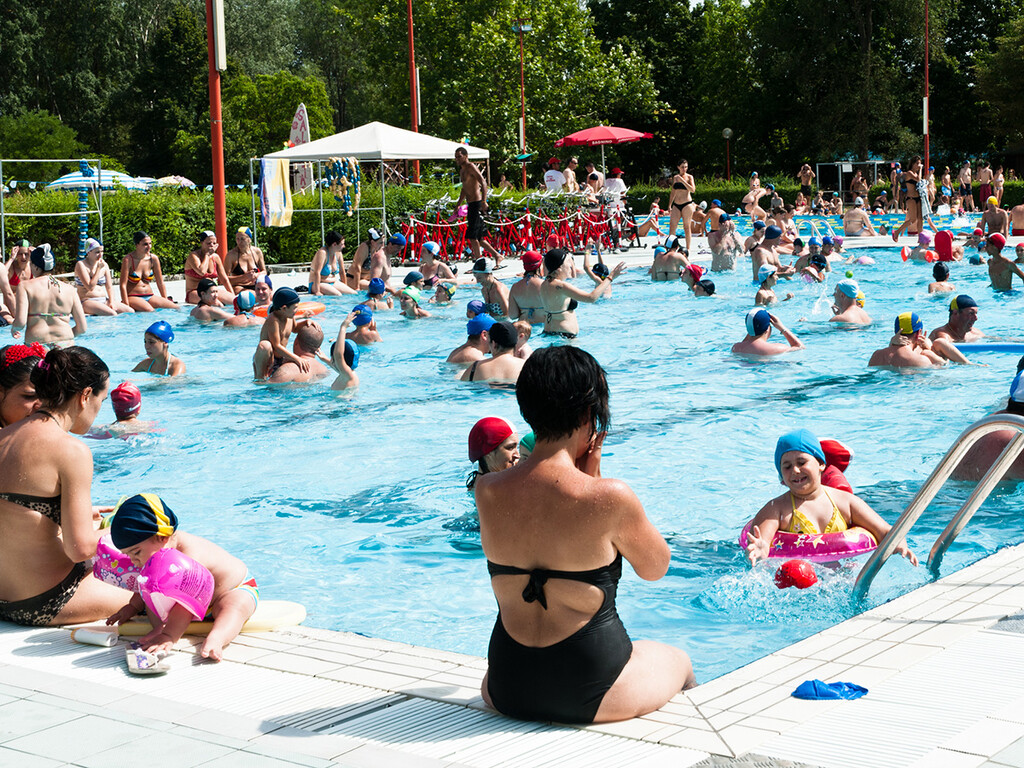 Este pueblo suizo prohíbe la entrada de franceses a su piscina para evitar las “faltas de civismo”. ¿Cómo crees que son esos franceses?