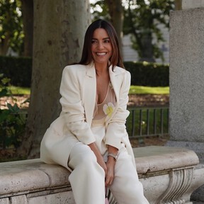 Vuelve la chaqueta con lazada más bonita de Lefties: parece de lujo y cuesta solo 25,99 euros 