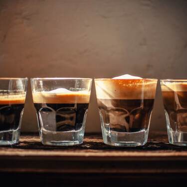 15 bares de presión como 15 soles: la cafetera de De'Longhi más deseada está hoy de rebajas