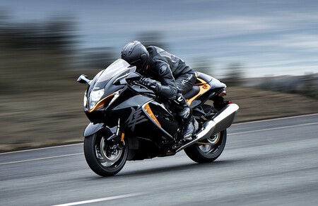 Suzuki Hayabusa Vs Lamborghini Aventador Svj001