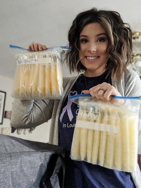 En un precioso gesto de amor, una madre dona su leche tras perder a su bebé a causa de una anomalía genética