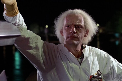La saga de 'Regreso al futuro' cambia mucho si dejas de ver a Doc Brown como el científico loco y despistado. Su papel en la historia podría ser más ambiguo 