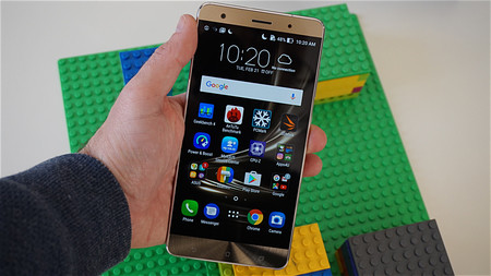 ASUS Zenfone 3 Deluxe, review con vídeo: metal y mucho mimo para un smartphone gama alta de manual