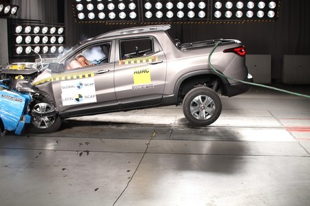 Latin NCAP le otorga cuatro estrellas al Fiat Toro con dos airbags
