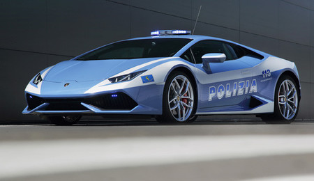 La policía italiana recibe un Lamborghini Huracán