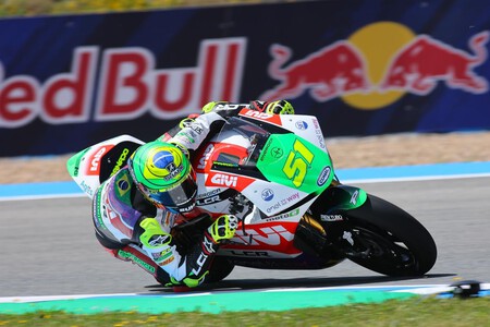 Eric Granado remonta para ganar la primera carrera de MotoE de 2022, con Miquel Pons sancionado sin podio