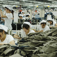 Llevamos años hablando de la "jornada 996" en las empresas chinas. La realidad es más compleja: la "jornada 323"