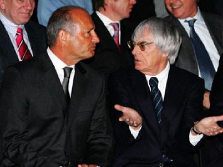 Ron Dennis acusa a Bernie Ecclestone de robar a los equipos la Fórmula 1