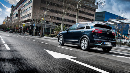 Probamos el Kia Niro PHEV de 1,8 l/100 km. ¿Merece la pena pagar más que por el híbrido convencional?