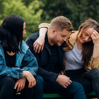 Si respondes "sí" a estas seis preguntas, podrías estar sufriendo el síndrome del impostor con tus amigos