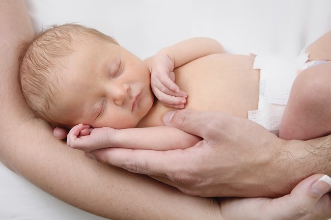 posiciones maternity chupar los gases a los bebes