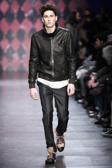 La chaqueta de piel 'perfecto', un clásico versionado