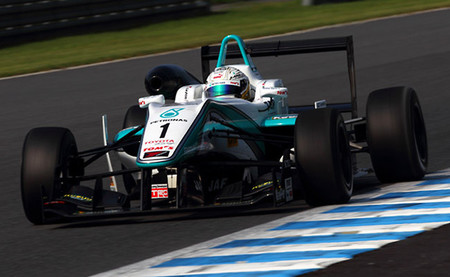 Takamoto Katsuta y Mitsunori Takaboshi vencen en las carreras de la Fórmula 3 en Motegi
