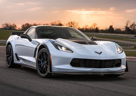 Si no te gustó el Corvette C8, puedes adquirir uno de los 6,000 C7 que aún están en los concesionarios