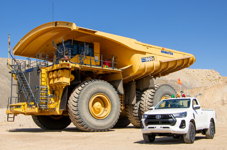 Komatsu y Toyota