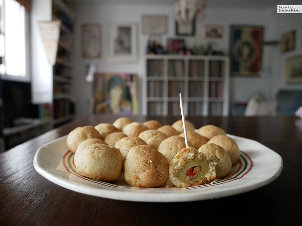 Aceitunas rebozadas con queso: receta fácil de aperitivo para resolver cualquier picoteo
