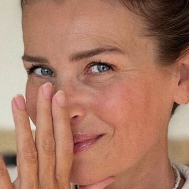 A partir de los 60 la piel puede mejorar muchísimo con la doble limpieza