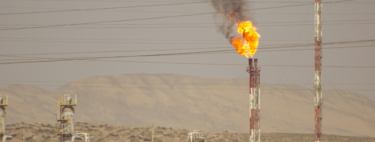 The Saudi master play with oil is paradoxical: solar panels to flood the crude market