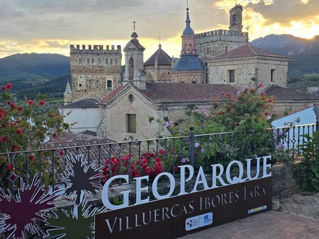 El Refugio De Felipe Gonzalez En Extremadura En Una Gran Finca En Una Ciudad Con Un Monasterio Patrimonio De La Humanidad