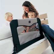 Barrera de cama abatible y plegable