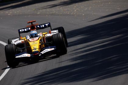 La estrategia acaba con la opciones de podio de Alonso