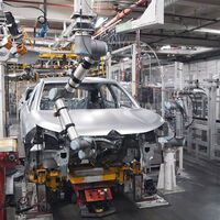 La falta de microchips sigue haciendo estragos: Stellantis Vigo para la producción esta semana tras anunciar más de 700 despidos   