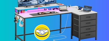 Este escritorio tiene todo para ser tu oficina en casa: puertos USB, enchufes, luces LED y cuesta menos de 1,800 pesos 