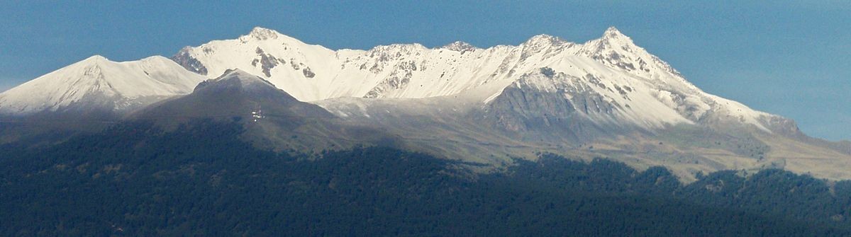 Volcán Siciliano Conocido Por Su Río De Fuego