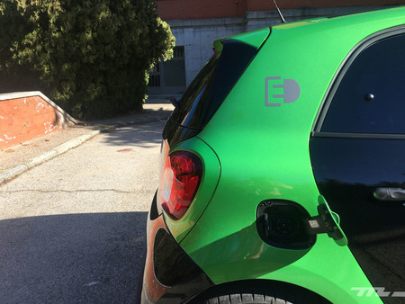 Smart Forfour EQ tapa carga