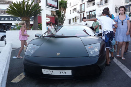 Lamborghini Murciélago en negro mate con el interior ¡rosa chicle!