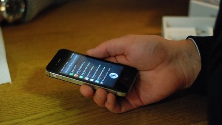 iOS 5.0.2 seguirá corrigiendo errores con la batería, iOS 5.1 aumentará las capacidades de Siri