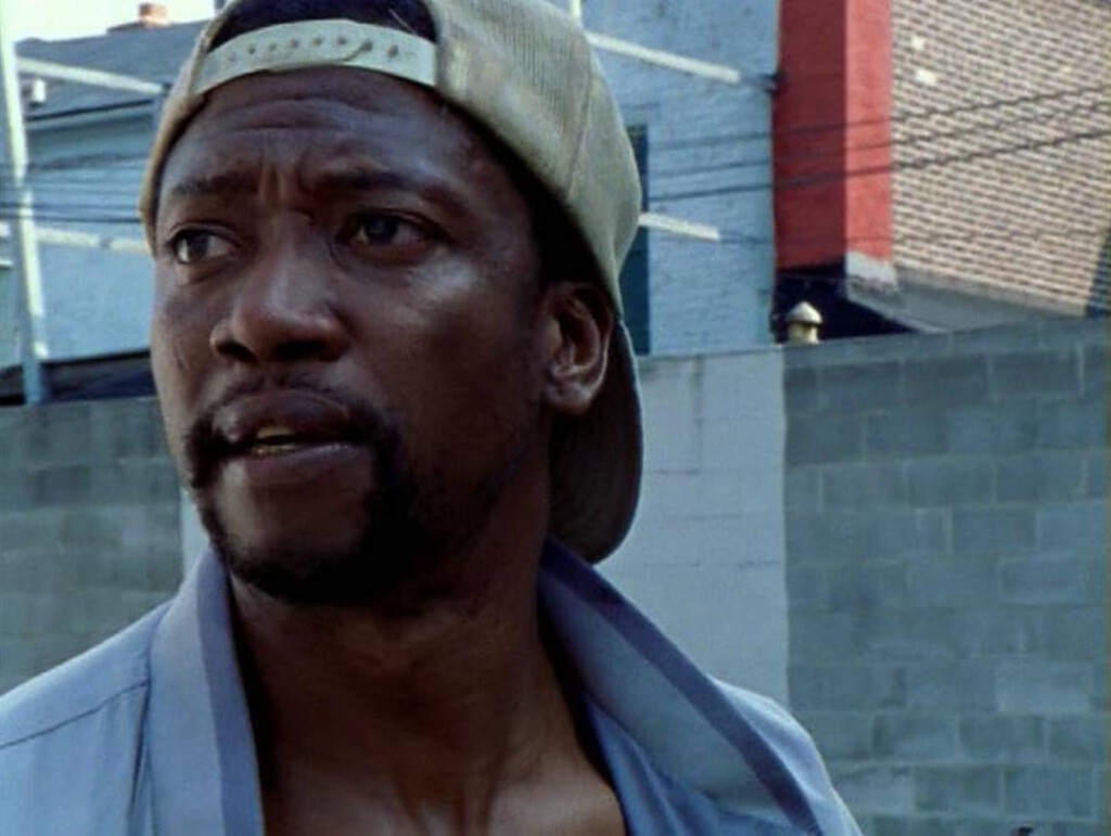 Solo tiene 6 episodios y sin ella no existiría ‘The Wire’. Una precursora imprescindible para entender el universo de David Simon