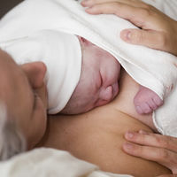 Nueva York quiere aumentar las tasas de lactancia materna: el contacto piel con piel al poder