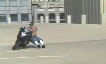 Lanzamiento de moto, la última estupidez en televisión