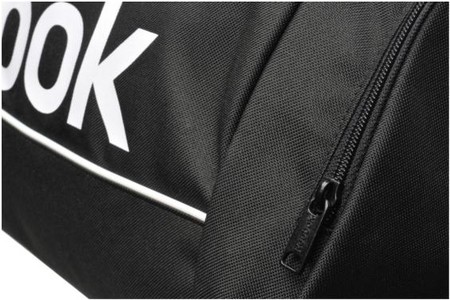 La bolsa perfecta para el gimnasio es de Reebok y está en Sarenza por 13,80 euros