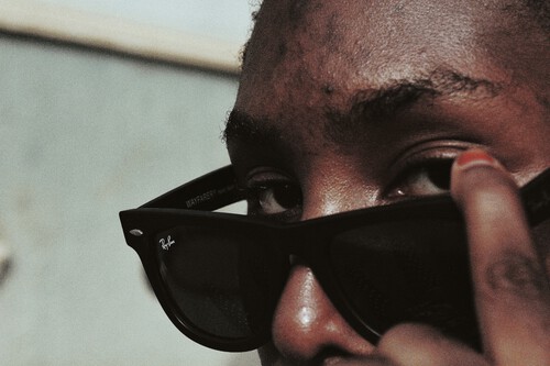 Ray-Ban supera a Hawkers con una mega liquidación de gafas de sol a mitad de precio que vas a querer llevar 