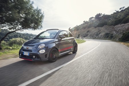 Abarth 695 Yamaha Xsr900 037