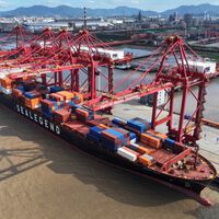 Cargueiro chinês revoluciona comércio marítimo: da China à Europa em 20 dias 