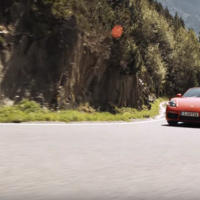 Los Porsche no tienen que ser poco prácticos y el 718 Boxster lo demuestra en este video