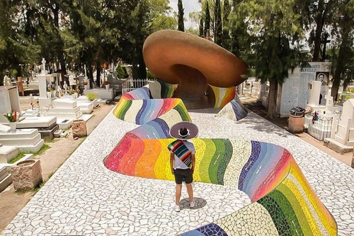 El peculiar Mausoleo del cantante José Alfredo Jiménez en Dolores Hidalgo, México