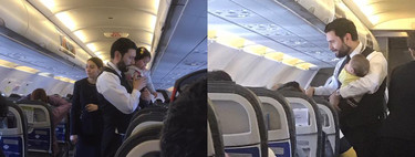 El amable gesto de un auxiliar de vuelo, al calmar no solo a uno, sino a dos bebés durante un viaje