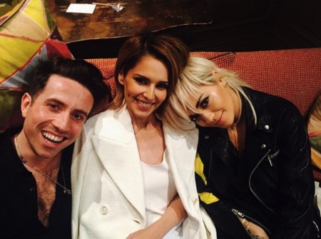 Rita Ora y Cheryl Cole, después de tirarse del moño... ¡tan amigas!