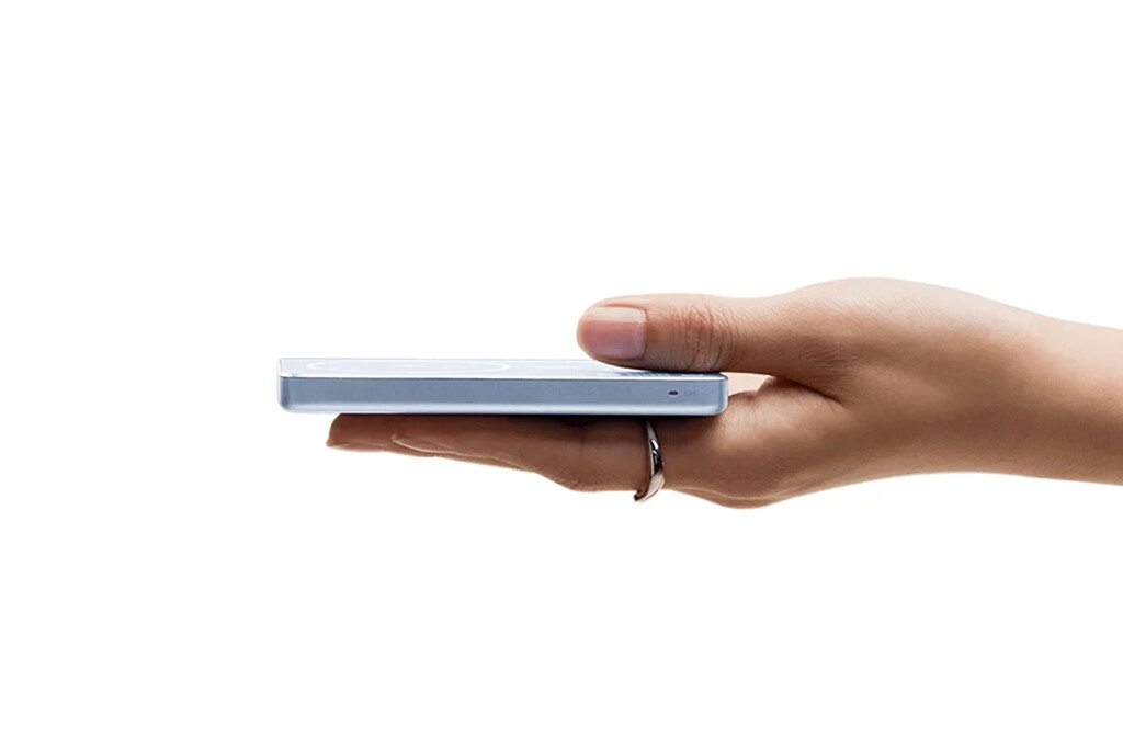 Ha tenido que llegar Xiaomi para crear la batería portátil más premium del mercado para los iPhone. No pesa nada e incluso tiene MagSafe 