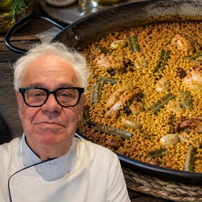 José Luis Berlanga, maestro arrocero: "La medida perfecta para la paella está entre los 100 y los 110 gramos de arroz por persona"   