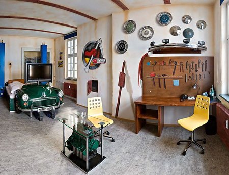 V8 Hotel, impregnate de coches en Stuttgart incluso cuando duermes