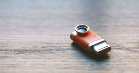 Eye-Plug, la cámara secundaria para tu móvil que creará contenido 3D por 30 euros