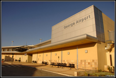 Sudáfrica tiene un aeropuerto que funciona totalmente con energía solar